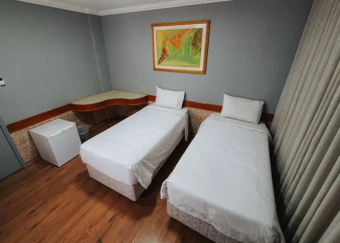 HOTEL DEL REY CURITIBA by POTY - NA FAMOSA RUA XV DE NOVEMBROHotel em Curitiba